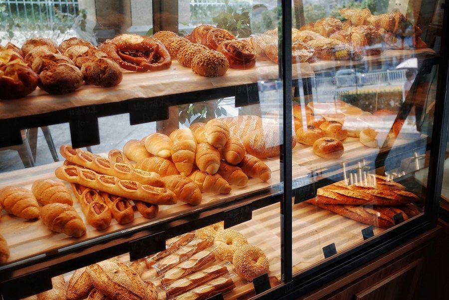 Bakery display counter